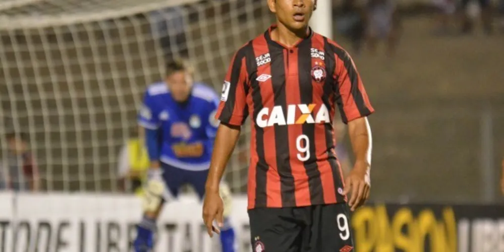 Imagem ilustrativa da imagem Atlético-PR vence e se classifica para fase de grupos