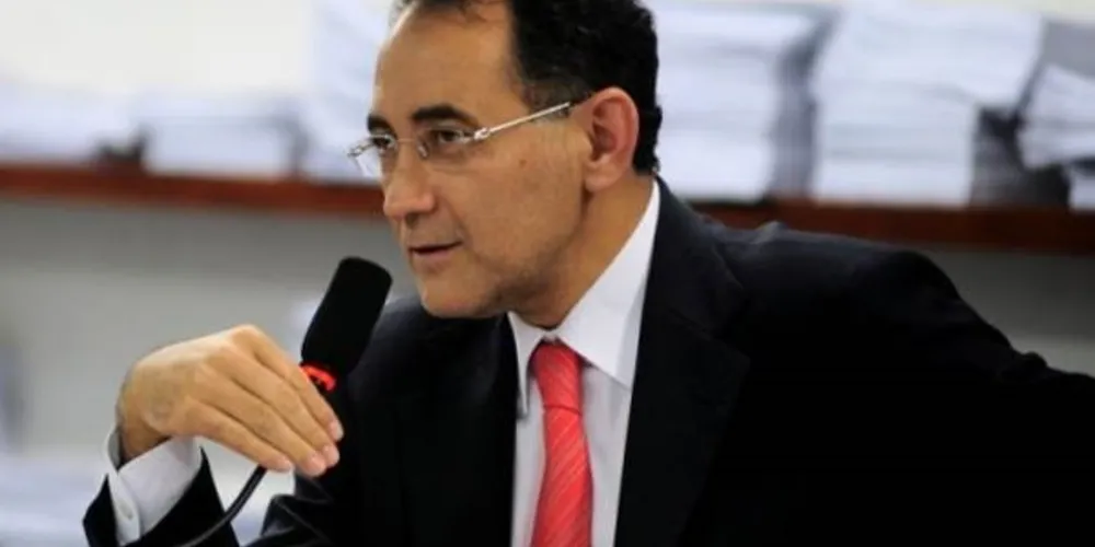 Imagem ilustrativa da imagem João Paulo Cunha renuncia ao mandato de deputado federal