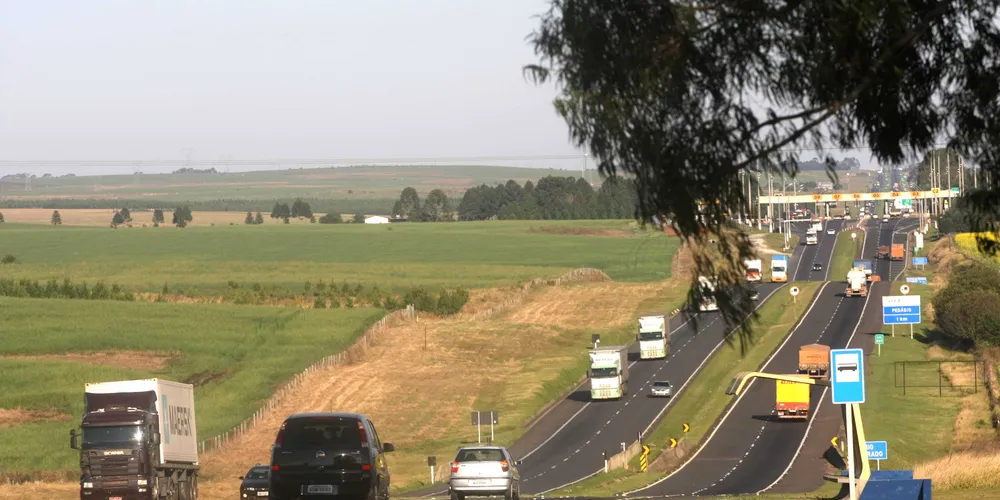 Imagem ilustrativa da imagem Rodovias devem receber 400 mil veículos na região