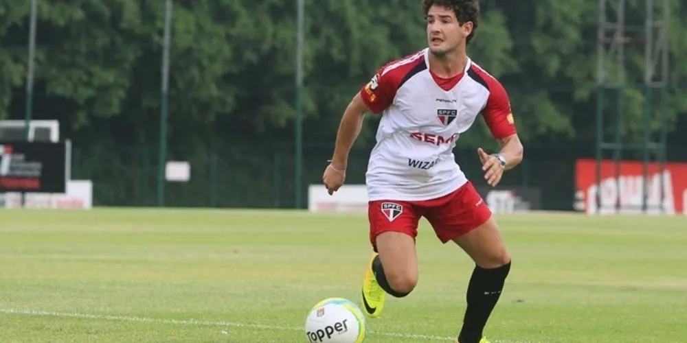 Imagem ilustrativa da imagem Alexandre Pato já treina com a camisa do São Paulo