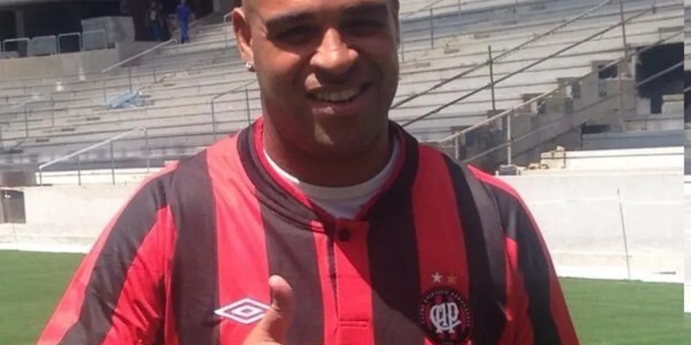 Imagem ilustrativa da imagem Atlético-PR confirma acerto com atacante Adriano