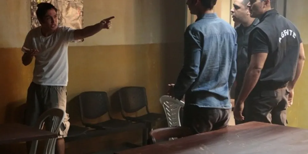 Imagem ilustrativa da imagem Ben vai à instituição ver Antônio, que forja ser agredido