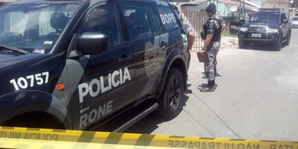 Imagem ilustrativa da imagem Quadrilha faz arrastão em comércio e dois morrem em confronto