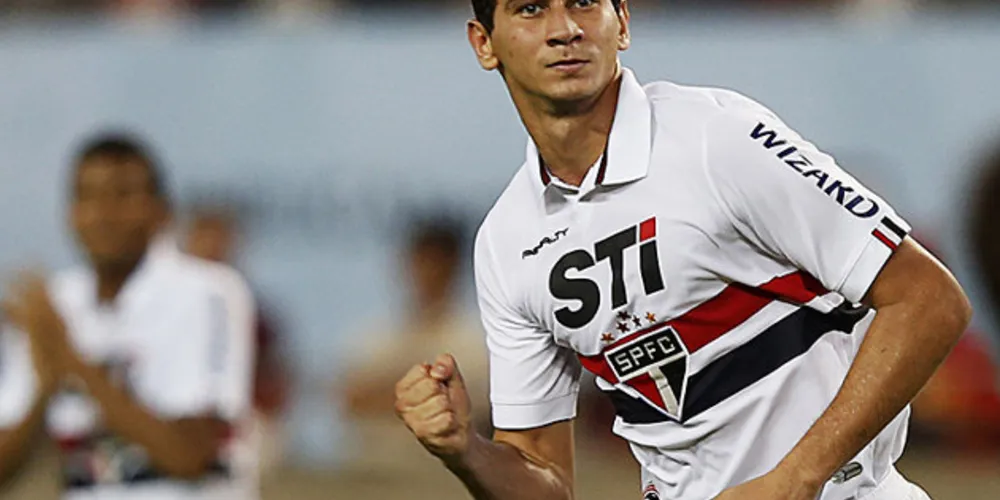 Imagem ilustrativa da imagem Ganso sai do banco e garante vitória do São Paulo