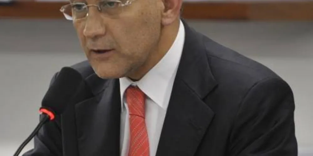 Imagem ilustrativa da imagem Joaquim Barbosa determina prisão de João Paulo Cunha