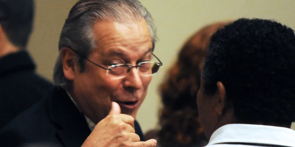 Imagem ilustrativa da imagem STF decidirá sindicância que apura uso de celular por Dirceu