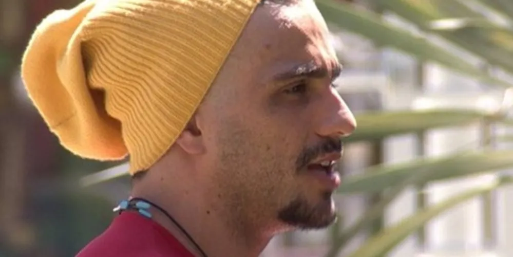 Imagem ilustrativa da imagem Junior vibra ao pegar a chave certa e é o novo Anjo do BBB