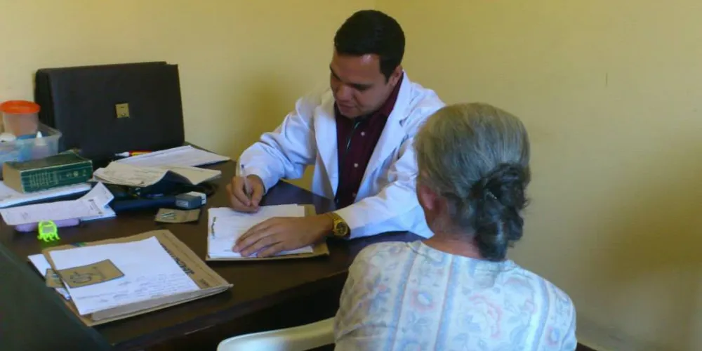 Imagem ilustrativa da imagem Médico cubano abandona 'Mais Médicos' e vai para os EUA