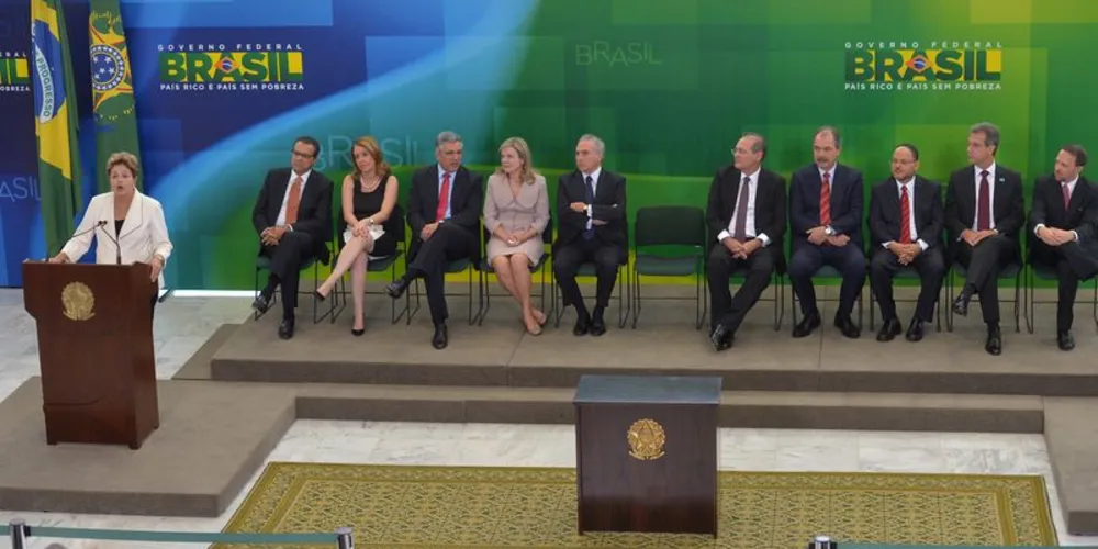 Imagem ilustrativa da imagem Dilma agradece ex-ministros e diz que haverá mais mudanças