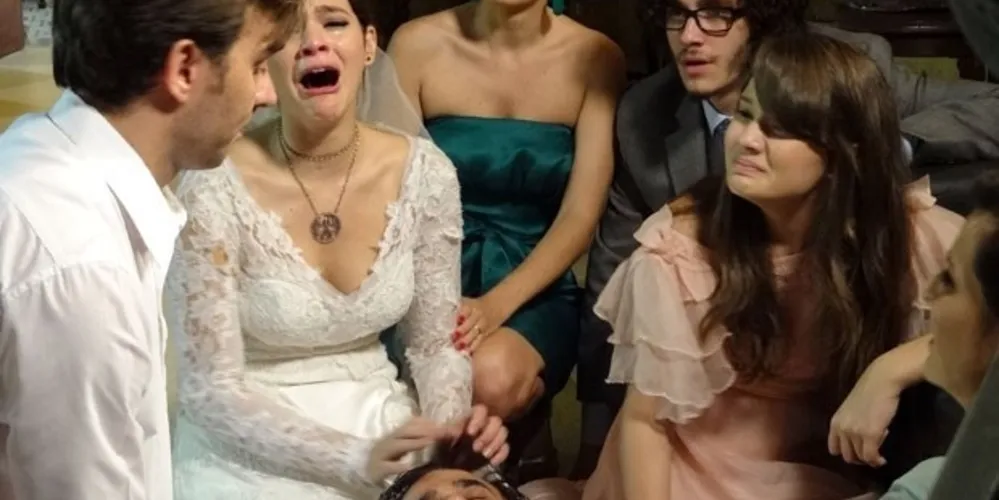 Imagem ilustrativa da imagem Ramiro, pai de Helena, tem um infarto fulminante