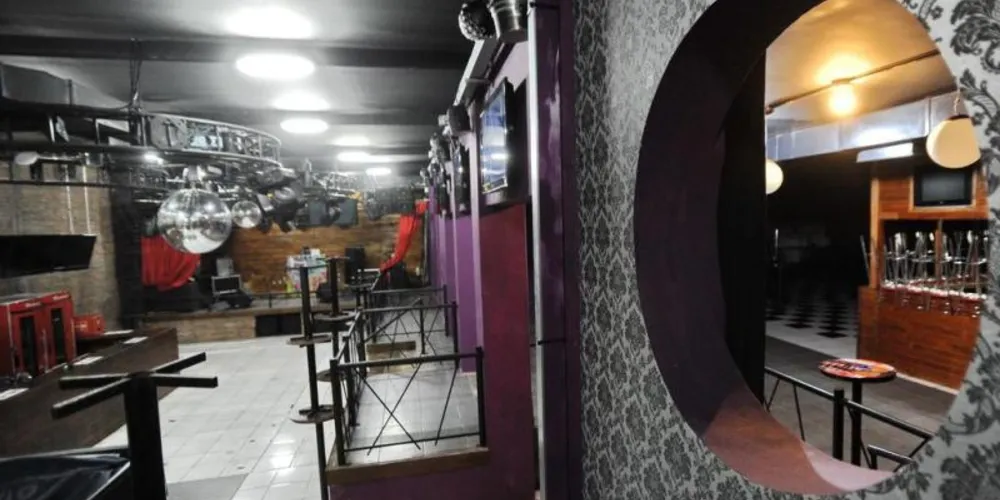 Imagem ilustrativa da imagem Teto de clube cai em Santa Maria e deixa 16 feridos