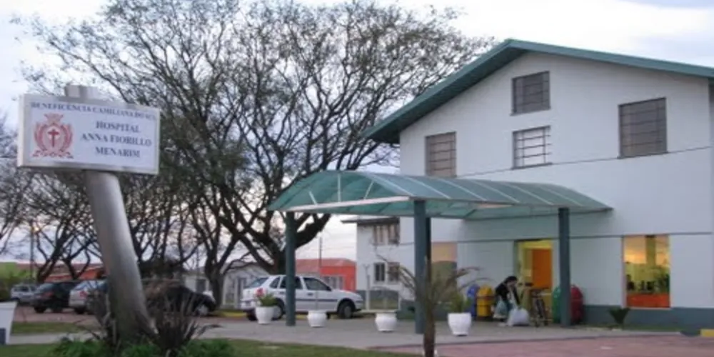 Imagem ilustrativa da imagem Carro passa atirando em bairro e um homem é ferido