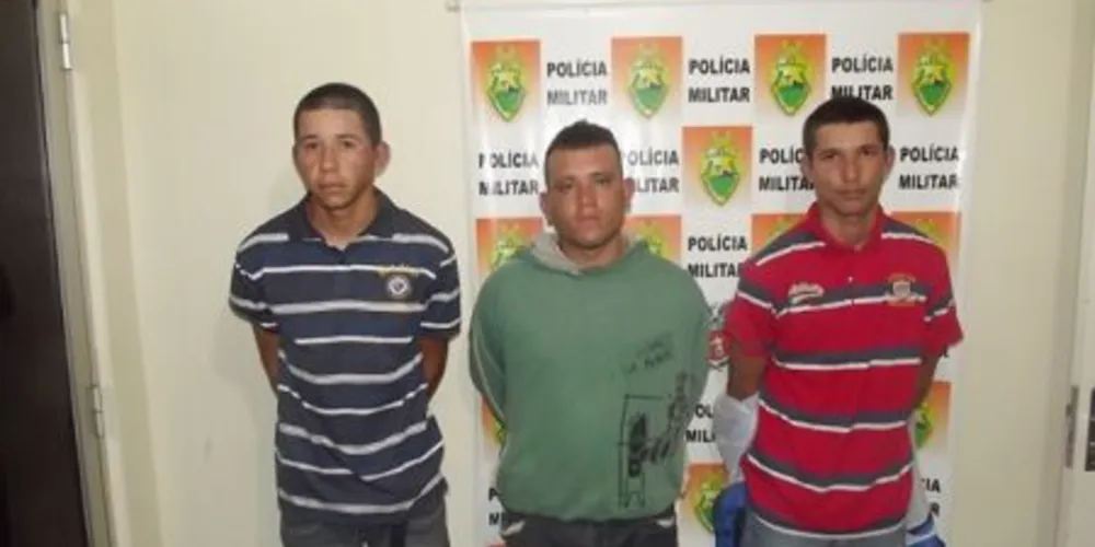 Imagem ilustrativa da imagem Bandidos que assaltaram bar são pegos em bloqueio de estrada
