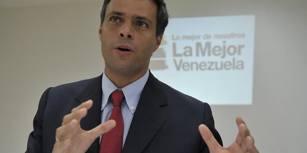 Imagem ilustrativa da imagem Líder da oposição na Venezuela pede manifestações pacíficas