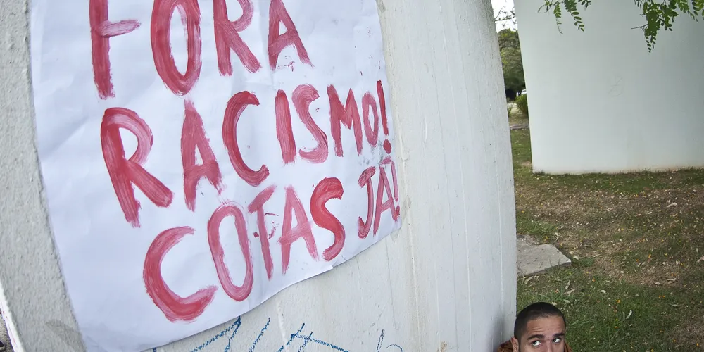 Imagem ilustrativa da imagem Senado discute cota para negros em concurso público
