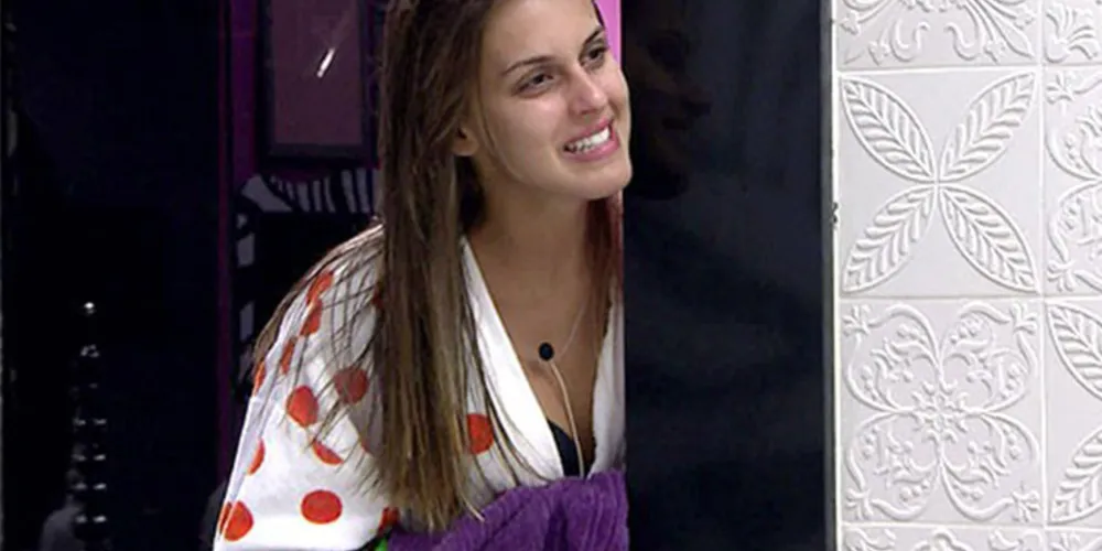 Imagem ilustrativa da imagem BBB: Angela flagra Marcelo e Vanessa tomando banho juntos