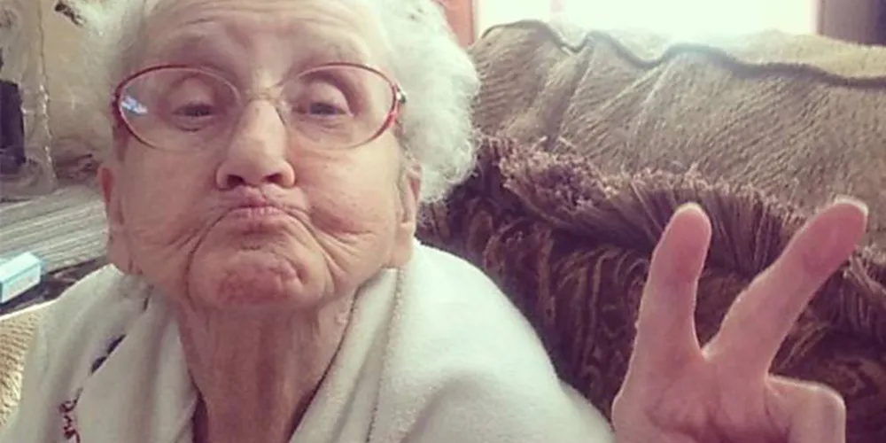 Imagem ilustrativa da imagem Bisavó de 80 anos cria conta no Instagram para enfrentar câncer