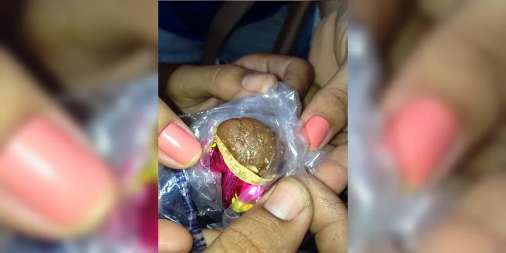 Imagem ilustrativa da imagem Mulher morre ao comer bombons envenenados dados pelo namorado