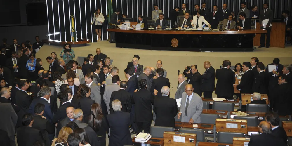 Imagem ilustrativa da imagem Congresso pode criar comissão para investigar Petrobras