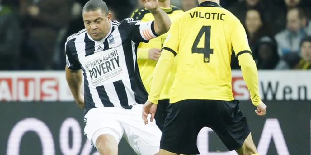 Imagem ilustrativa da imagem Time de Ronaldo e Zidane vence Jogo Contra a Pobreza