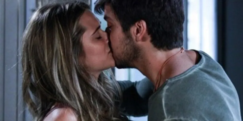 Imagem ilustrativa da imagem Marlon volta ao normal após beijo em Lili