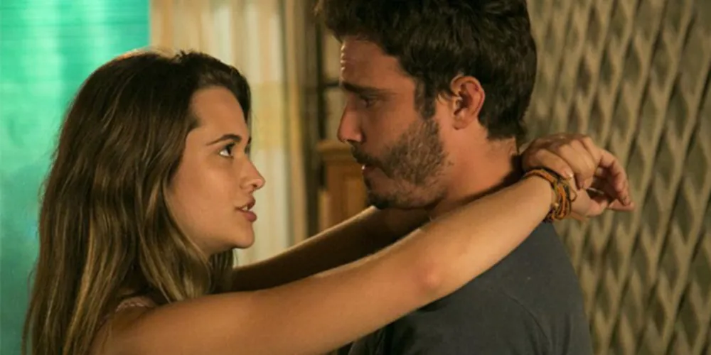 Imagem ilustrativa da imagem Além do Horizonte: Celina vê William e Lili se beijando