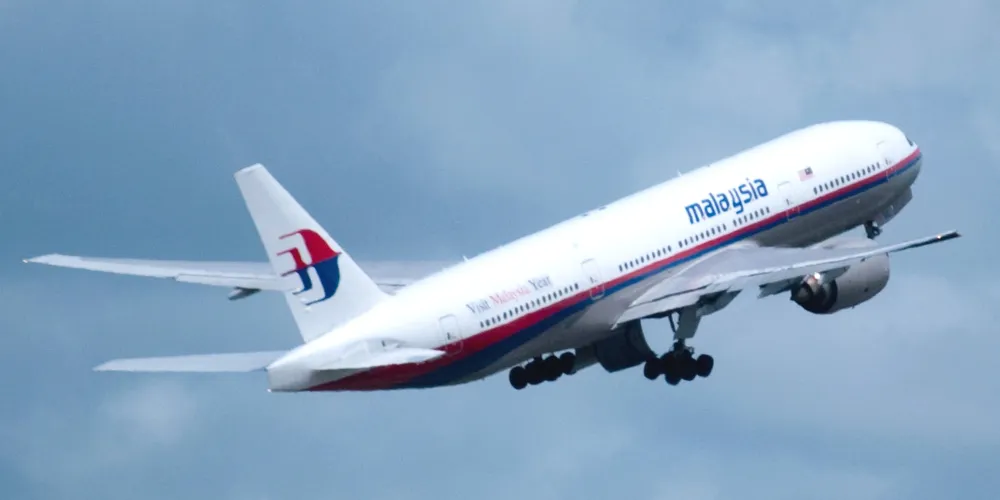 Imagem ilustrativa da imagem Combustível no mar não é do avião desaparecido na Malásia