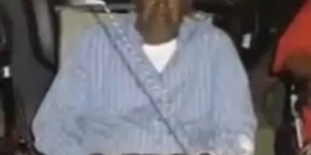 Imagem ilustrativa da imagem Homem declarado morto dá chute e escapa de saco na funerária