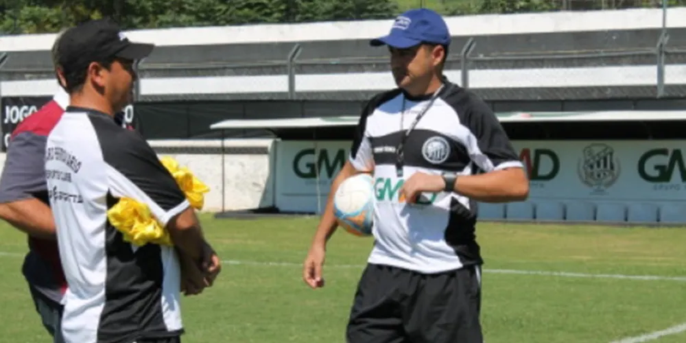 Imagem ilustrativa da imagem Paulo Foiani faz primeiro treino com elenco  do Operário