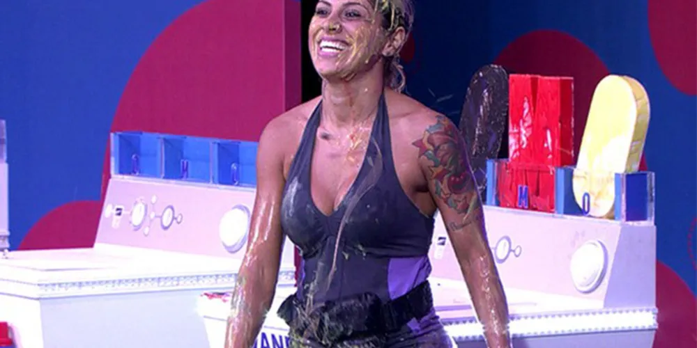 Imagem ilustrativa da imagem Vanessa vence prova e é líder do BBB 14 pela primeira vez