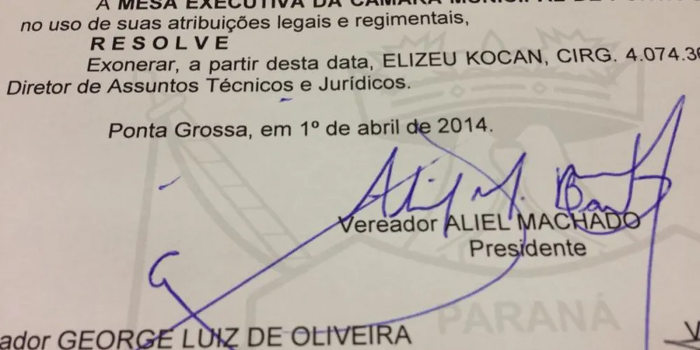 Imagem ilustrativa da imagem Exoneração de advogado gera polêmica na Câmara