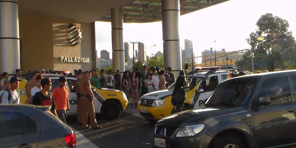 Imagem ilustrativa da imagem 'Rolezinho' no Palladium termina com quatro detidos