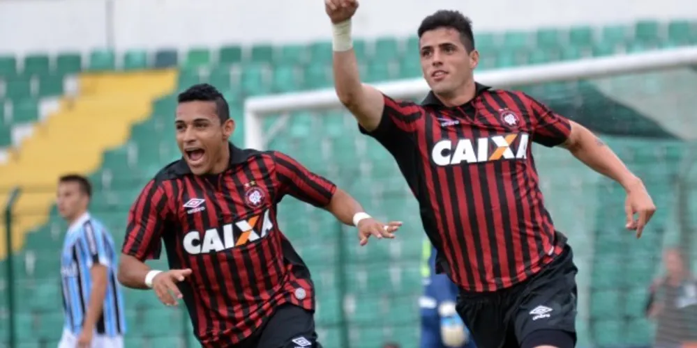 Imagem ilustrativa da imagem Furacão consegue vitória suada contra Grêmio