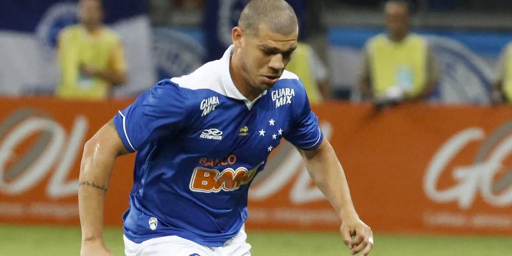 Imagem ilustrativa da imagem Cruzeiro arranca vitória no final e vence Bahia