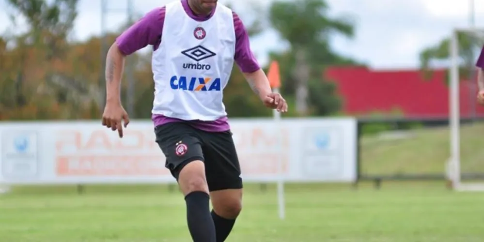 Imagem ilustrativa da imagem Adriano reforça Atlético-PR Sub-23 para semifinal
