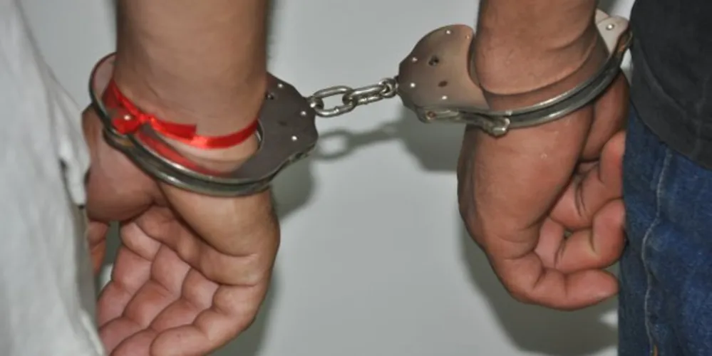 Imagem ilustrativa da imagem Trio é preso após ser flagrado fazendo sexo em rodoviária
