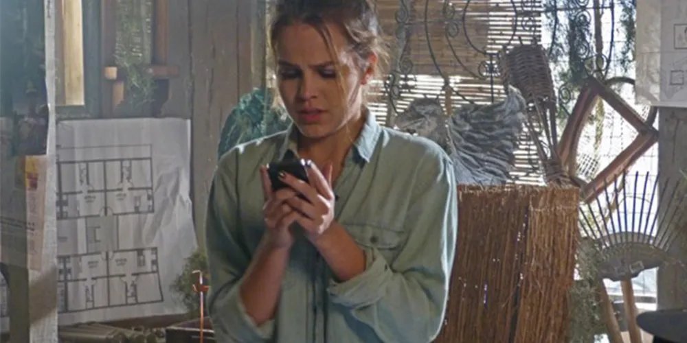 Imagem ilustrativa da imagem Malhação: Anita encontra o celular de Antônio
