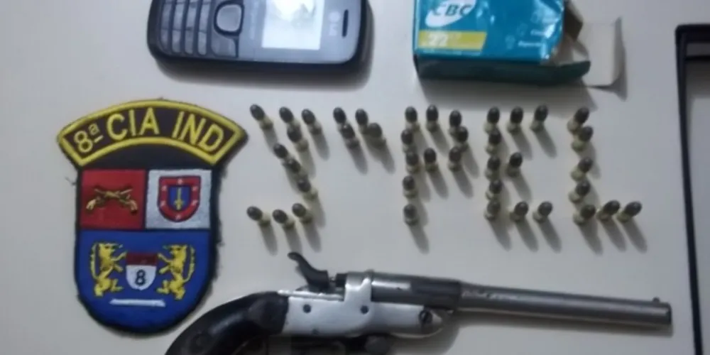 Imagem ilustrativa da imagem Operação apreende armas e prende duas pessoas
