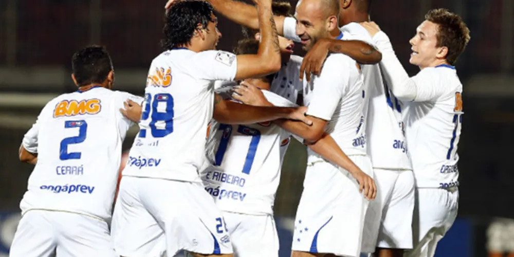 Imagem ilustrativa da imagem Cruzeiro vence por 2 a 0 e respira na Libertadores 