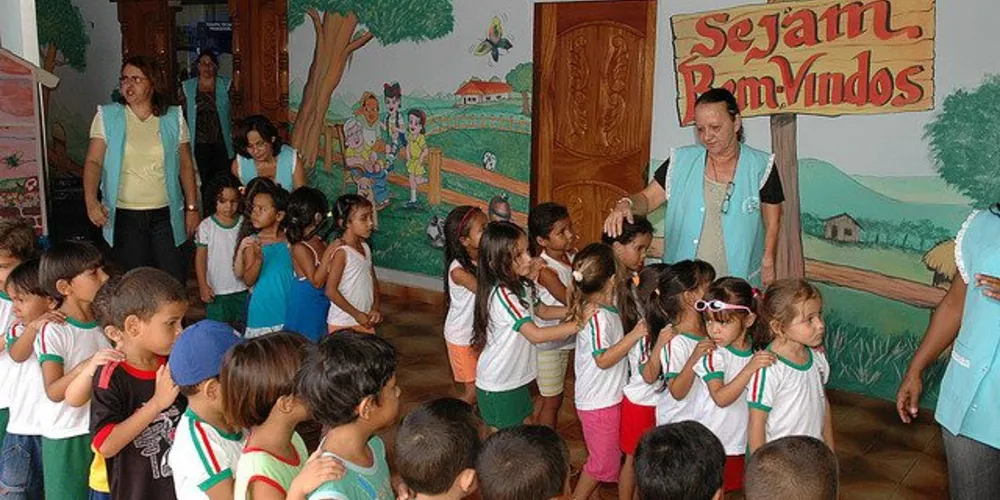 Imagem ilustrativa da imagem Comissão de Educação rejeita projeto de alfabetização até 6 anos