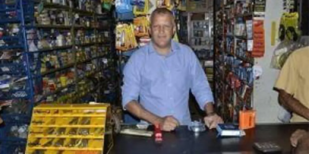 Imagem ilustrativa da imagem Empresário devolve R$ 5 mil encontrados na rua