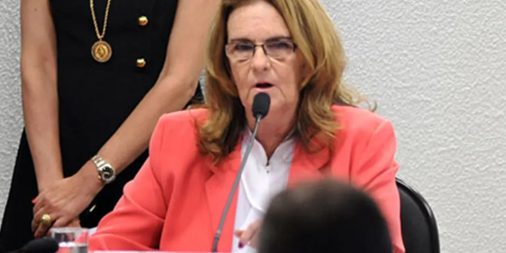 Imagem ilustrativa da imagem Graça Foster diz que compra de Pasadena foi mau negócio