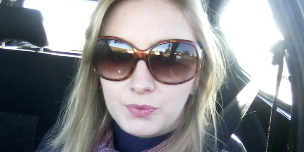 Imagem ilustrativa da imagem Jovem carbonizada dentro de carro intriga polícia