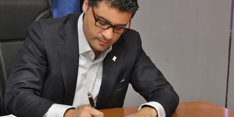 Imagem ilustrativa da imagem Rangel sanciona lei que garante mais transparência ao transporte