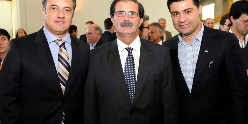 Imagem ilustrativa da imagem Decisão do STF faz Plauto Miró desistir do TCE