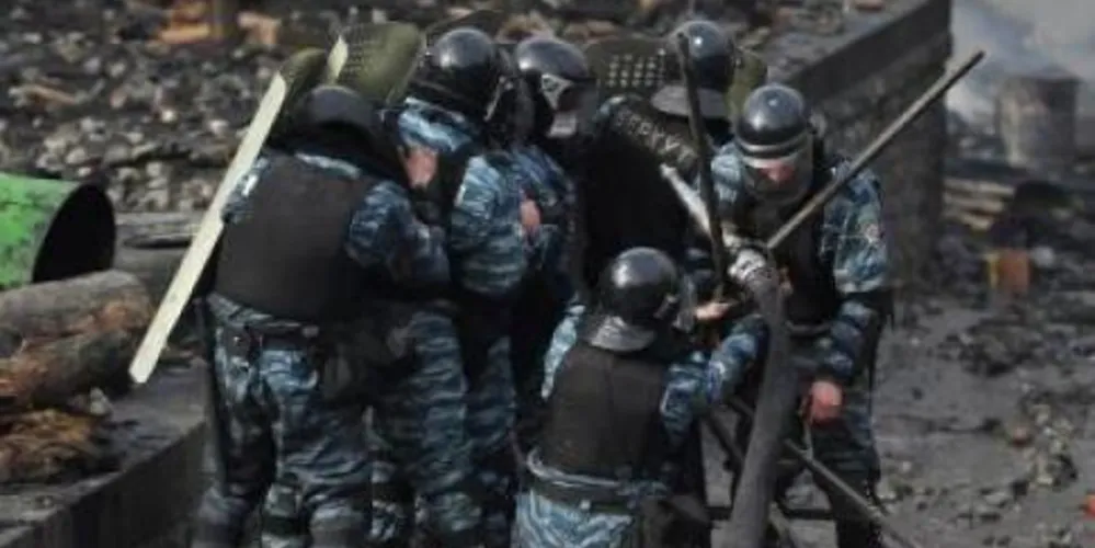 Imagem ilustrativa da imagem Manifestantes pró-Rússia invadem edifício governamental