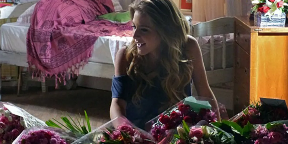 Imagem ilustrativa da imagem Sofia se surpreende com seu quarto coberto de flores
