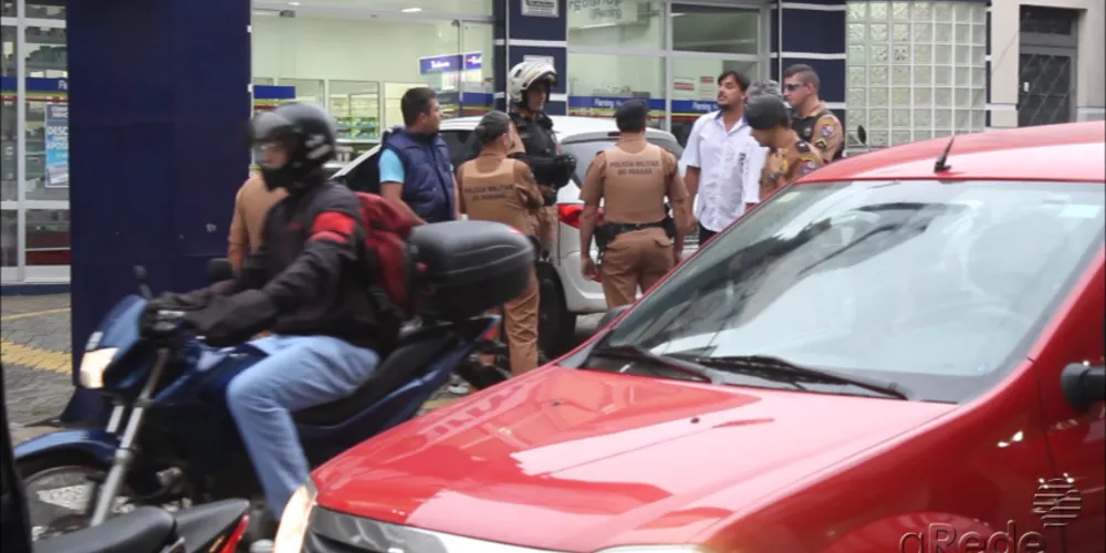 Imagem ilustrativa da imagem Discussão no trânsito termina em ameaças e bate-boca