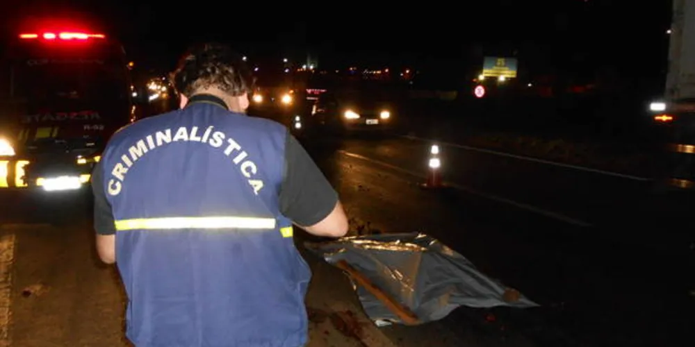 Imagem ilustrativa da imagem Homem morre atropelado por ônibus e caminhões