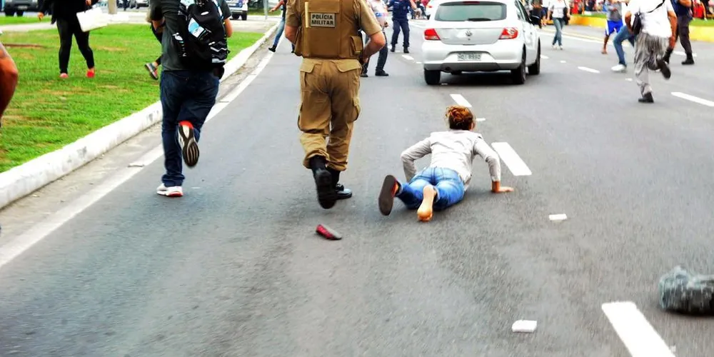 Imagem ilustrativa da imagem Mulheres são atropeladas em protesto durante greve
